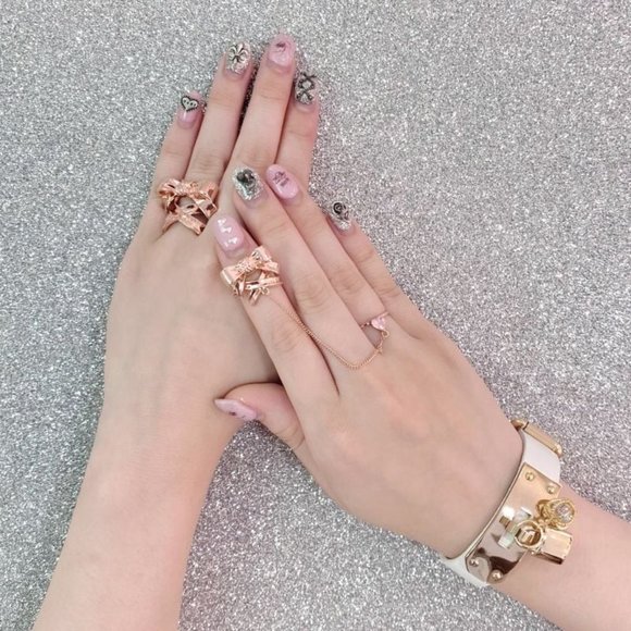RoseMarie Seoir gold chained heart bijou ring - Picture 5 of 7